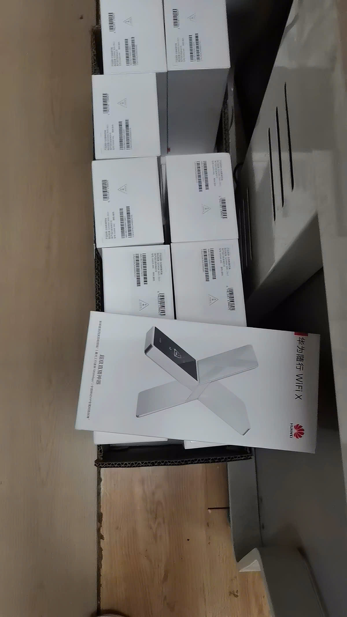 Huawei Mobile WiFi X – Bộ phát WiFi 5G tốc độ 5.3Gbps, pin 12.000mAh